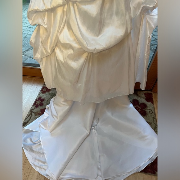 Wedding Dress - Picture 2 of 6